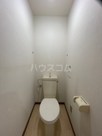 ����4