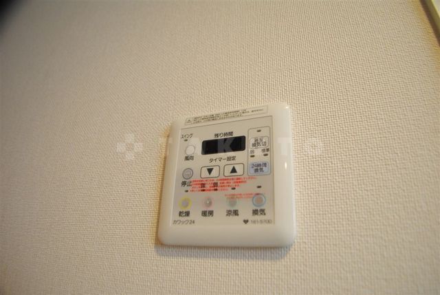 ����20