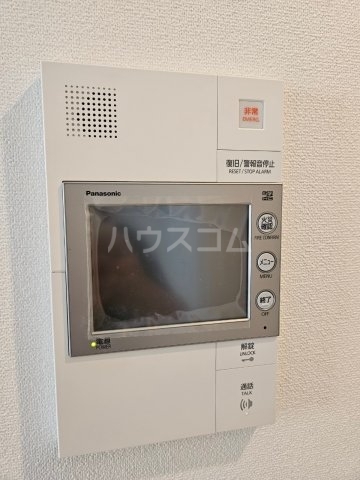 ����12