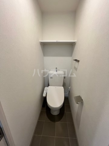 ����4