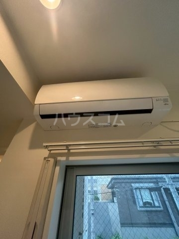 ����20