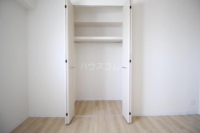 ����5