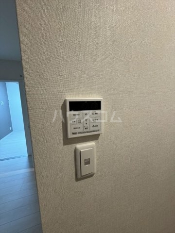 ����20