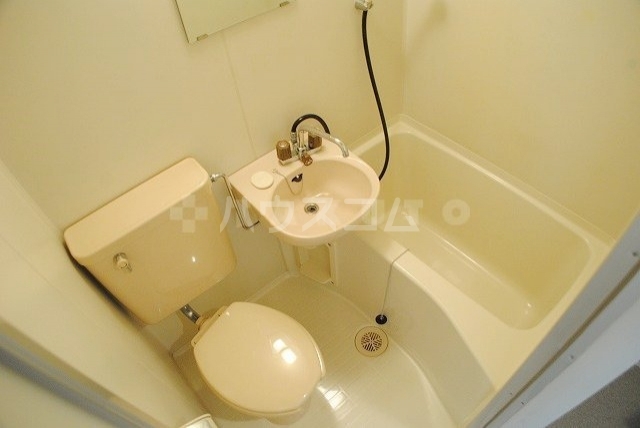 ����3