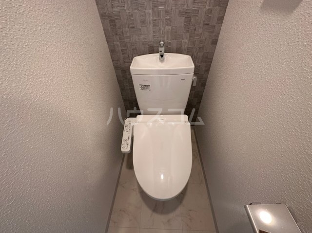 ����4