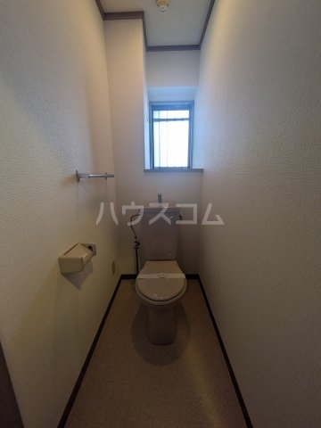 ����4