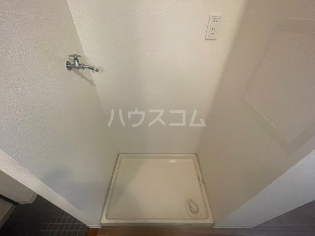 ����15