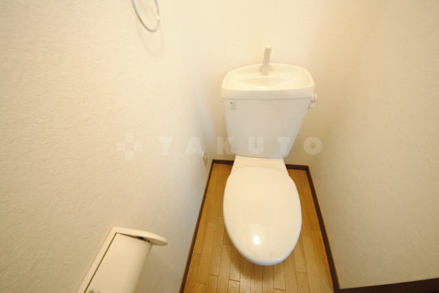 ����4
