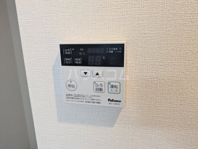 ����15