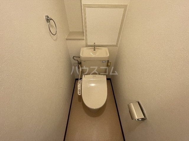 ����4