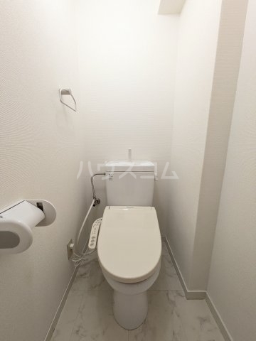 ����4