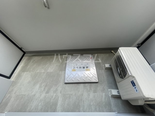 ����9