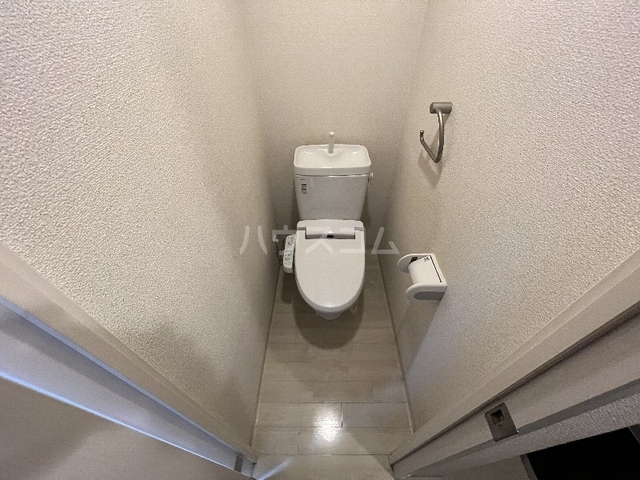 ����4