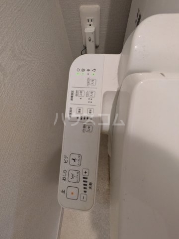 ����15