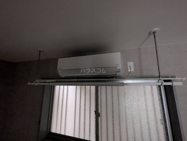 ����12