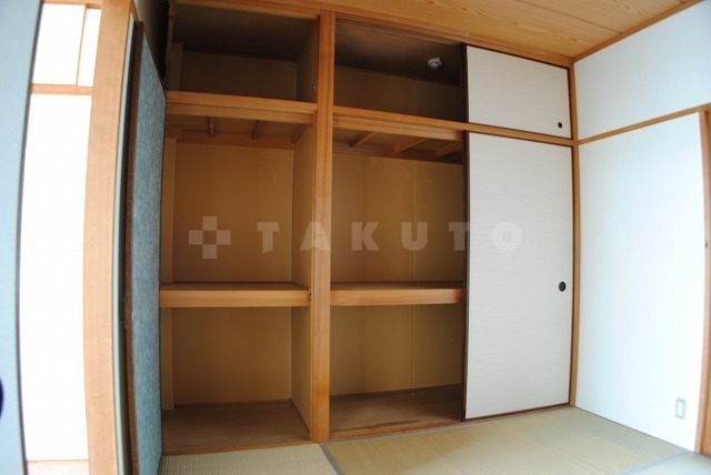 ����18