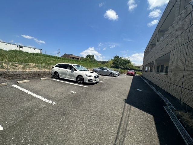 ����16