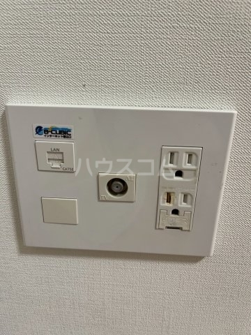 ����18