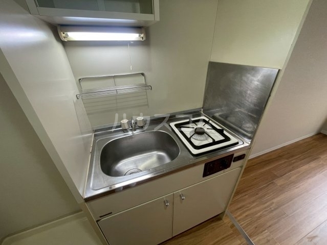 ����16