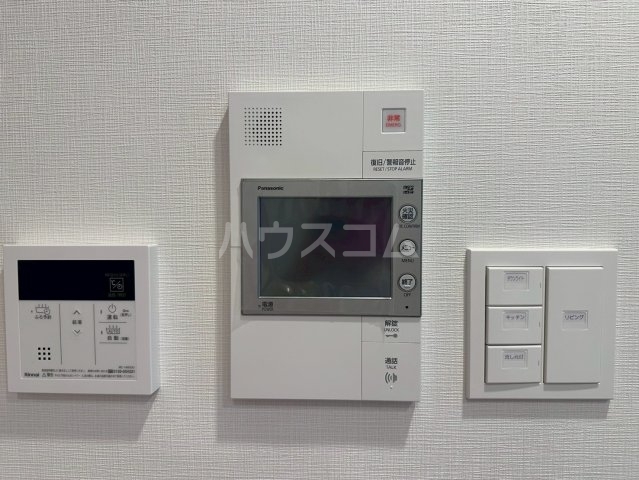 ����11