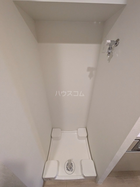 ����12