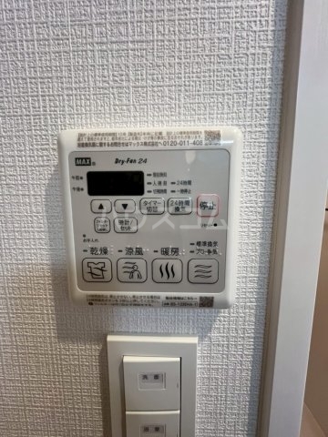 ����13