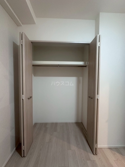 ����20
