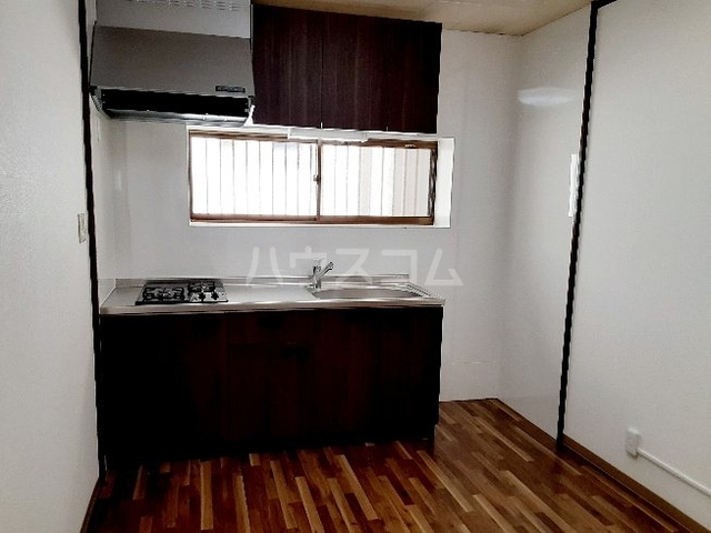 ����25