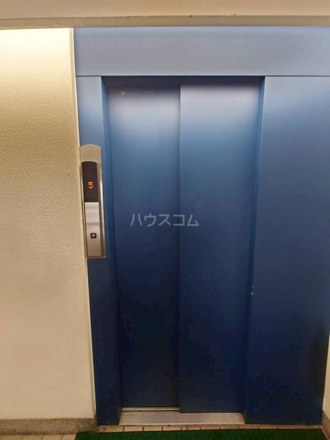 ����24