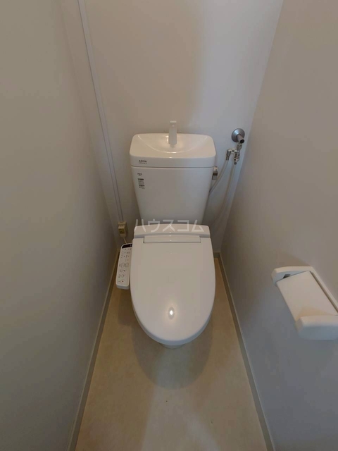 ����4