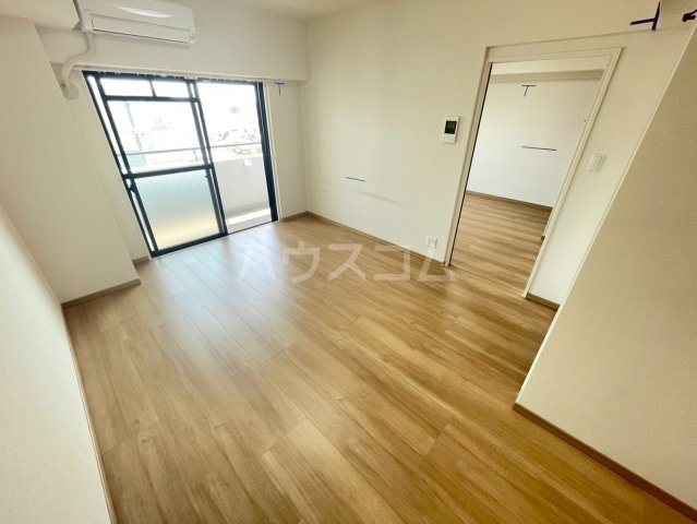 ����1