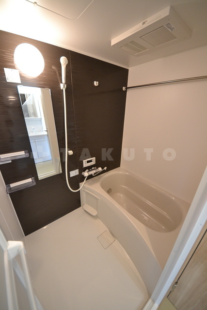 ����3
