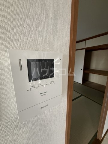 ����9