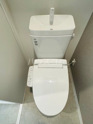 ����4