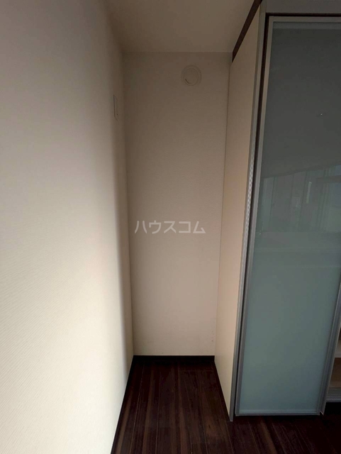 ����26