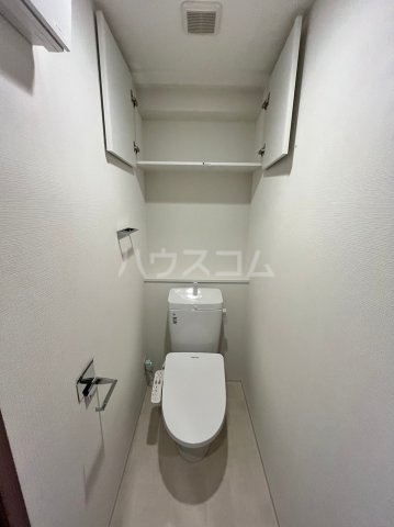 ����4