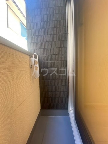 ����9