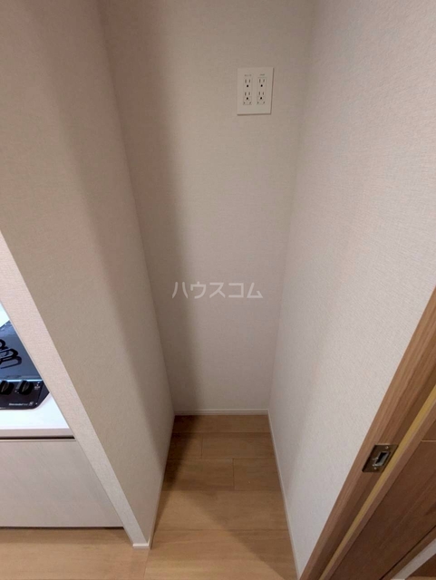 ����12