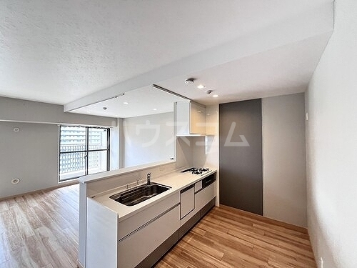 ����2