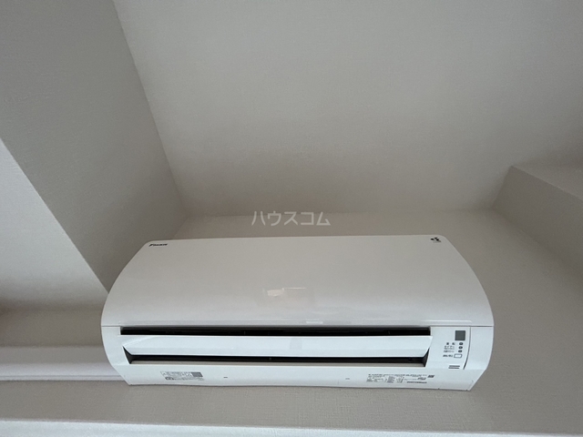 ����12