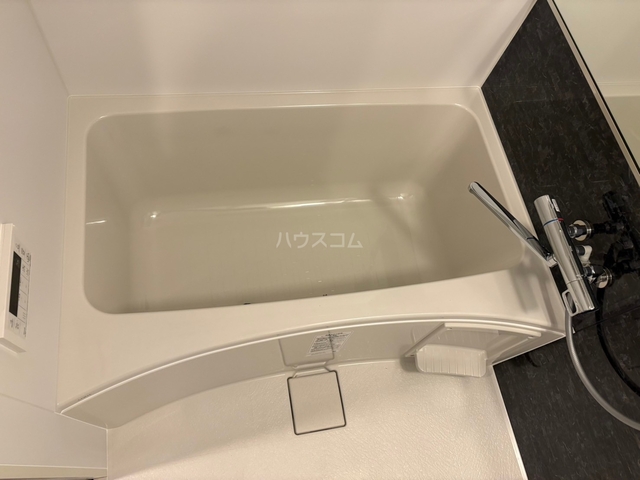 ����16