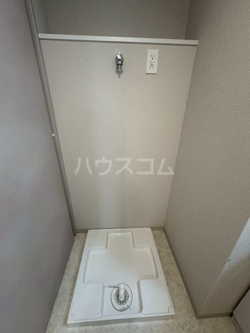 ����21