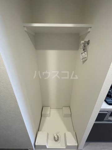 ����16