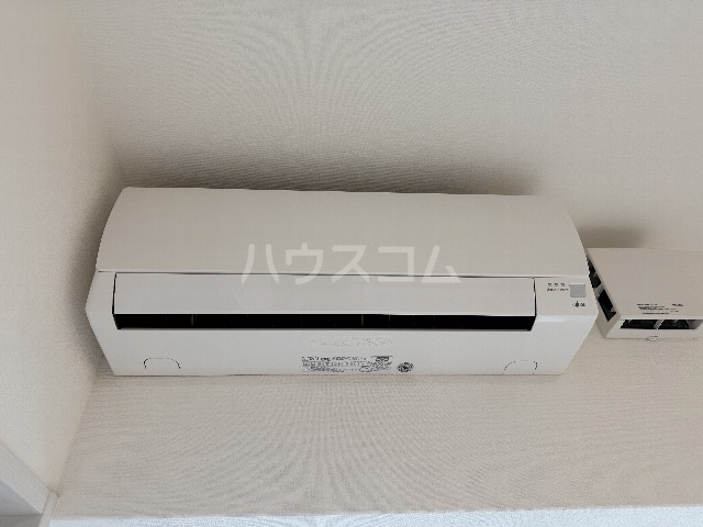 ����21