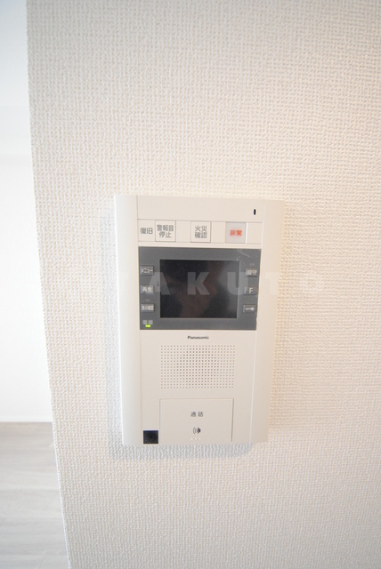 ����10