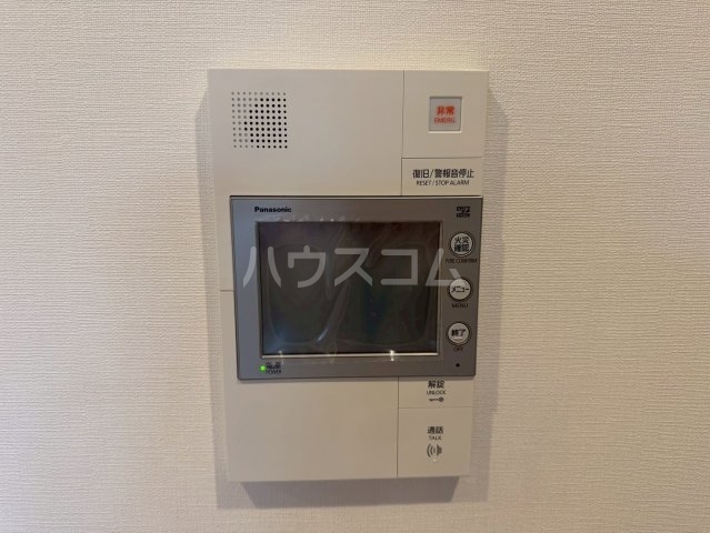 ����23