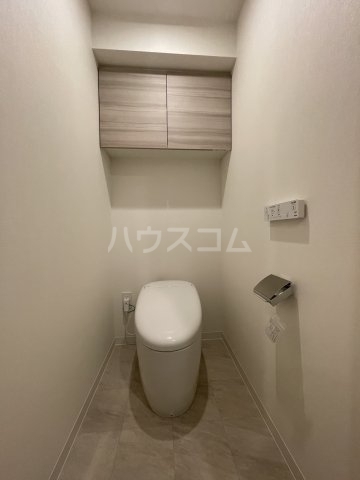 ����4