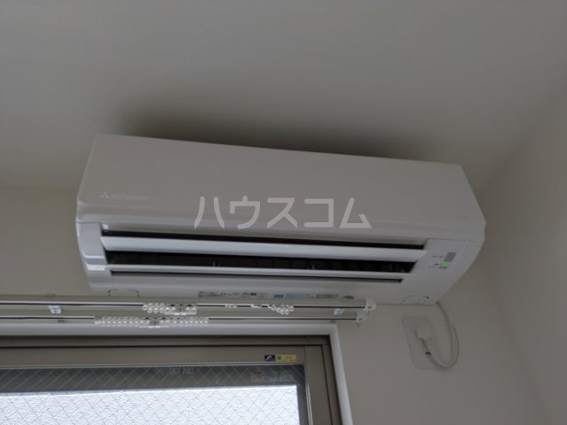����12