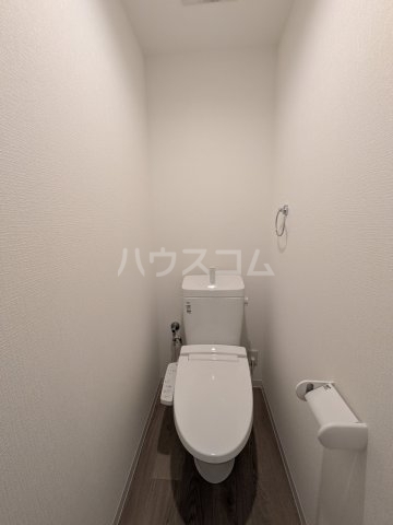 ����4