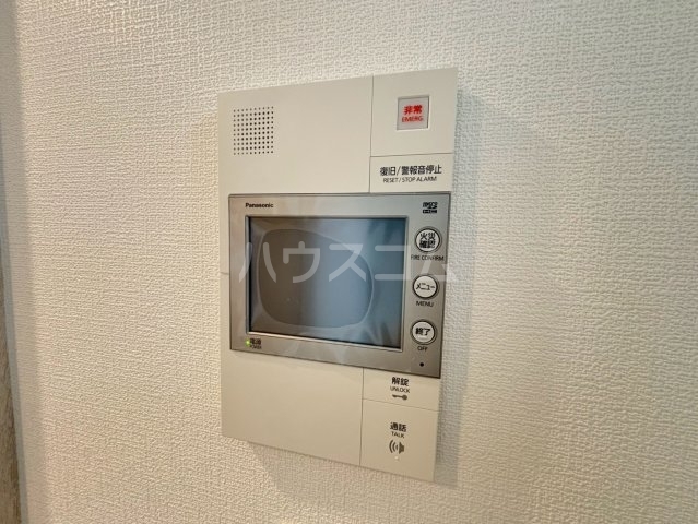 ����12